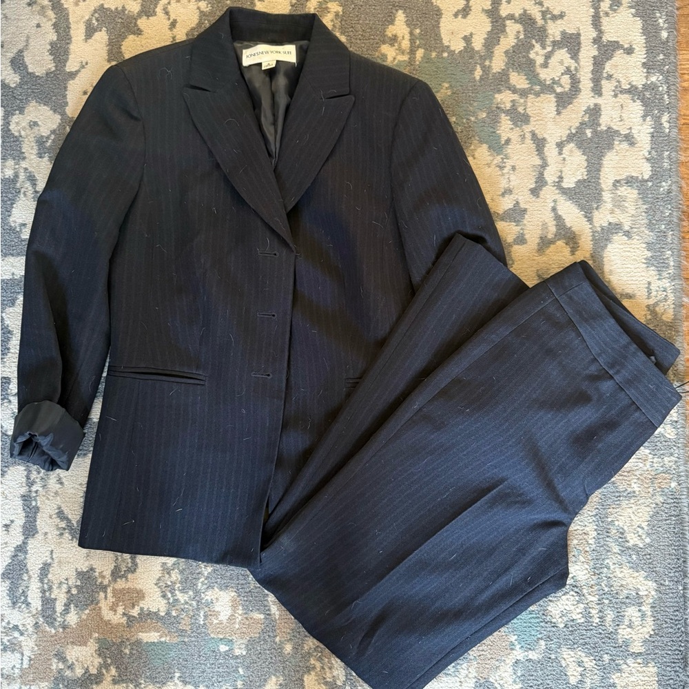 Jones New York Suit size 6
